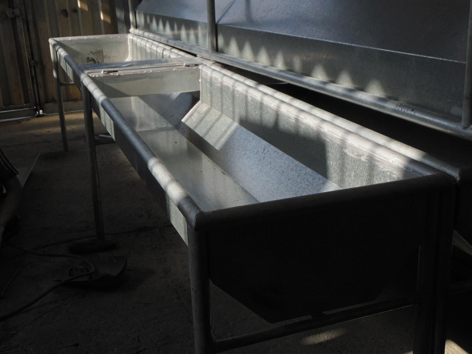 آبخوری گاو مناسب گاوداری ها 4 متری|لوازم جانبی حیوانات|چهاردانگه (تهران), |دیوار