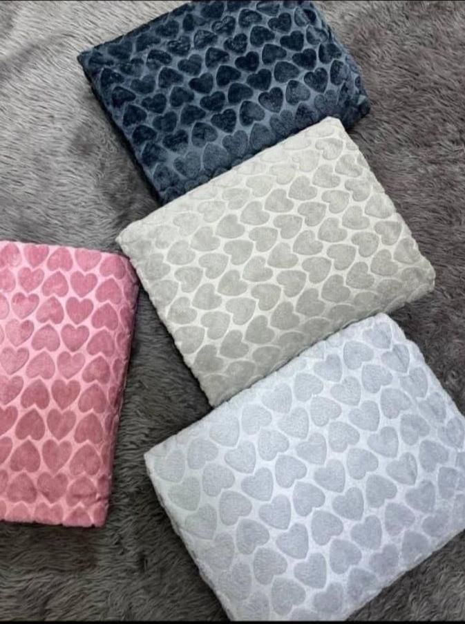 پتو مسافرتی قلبی|رختخواب، بالش، پتو|سنندج, |دیوار