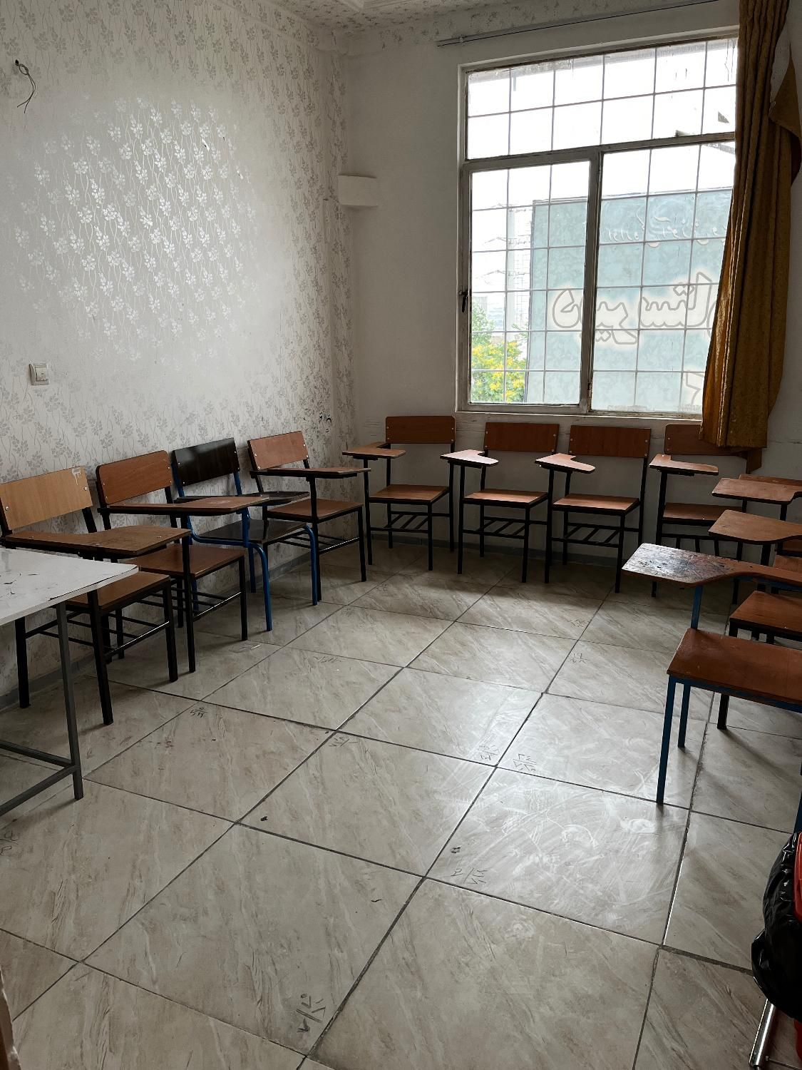 اجاره آموزشگاه و کلاس|اجارهٔ کوتاه‌مدت دفتر کار و فضای آموزشی|سنندج, |دیوار