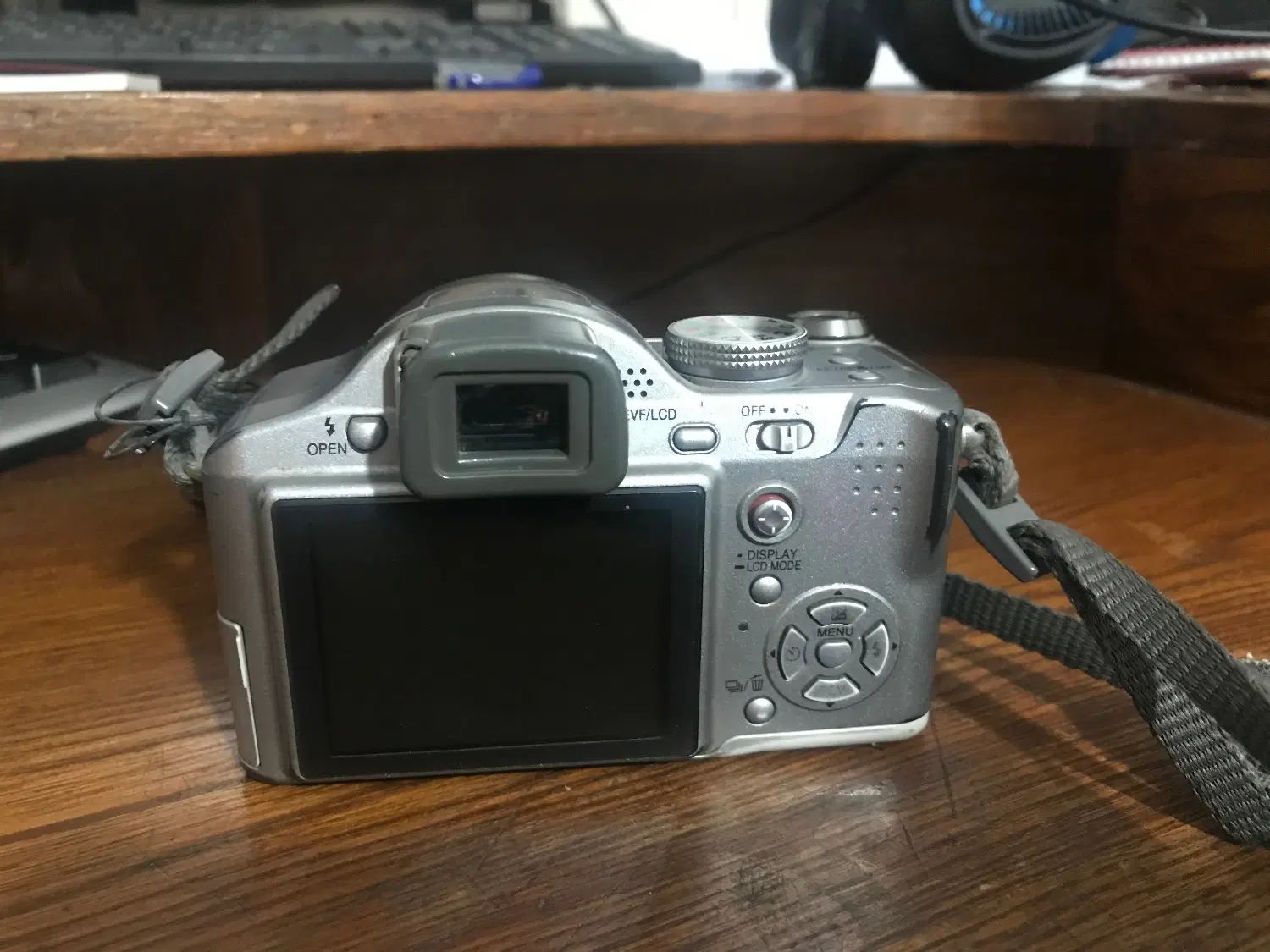 دوربین عکاسی و فیلمبرداری Panasonic Lumix FZ8|دوربین عکاسی و فیلم‌برداری|کرج, حسین‌آباد|دیوار
