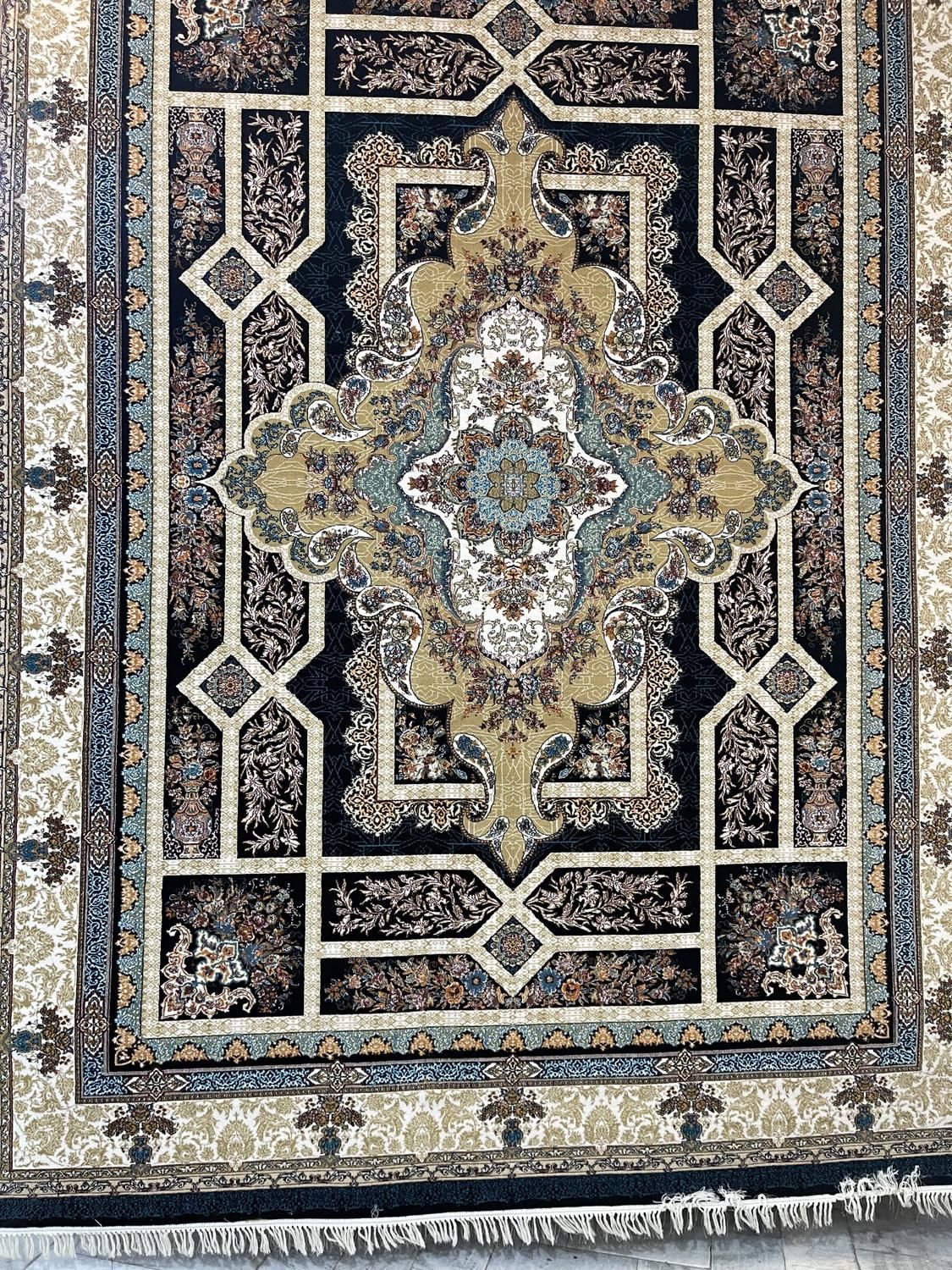 فرش جفت  ۷۰۰ شانه بین مطهری ۱۳ و ۱۵ فرش دیبا|فرش|بیرجند, |دیوار