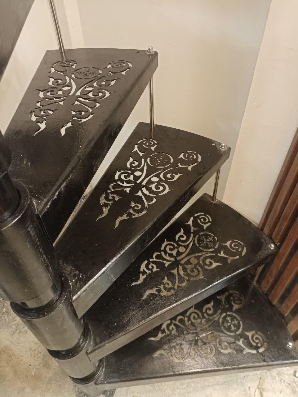 پله پیش ساخته ورقی معلق|خدمات پیشه و مهارت|یزد, |دیوار