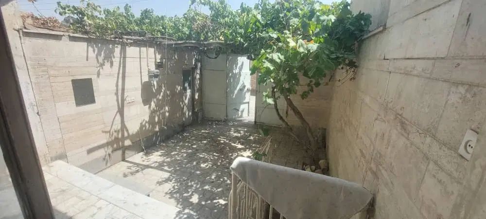 ویلایی ۷۰ متری ماشین رو کوچه اصلی ۲۴ متری اول|فروش خانه و ویلا|اصفهان, عطار نیشابوری|دیوار