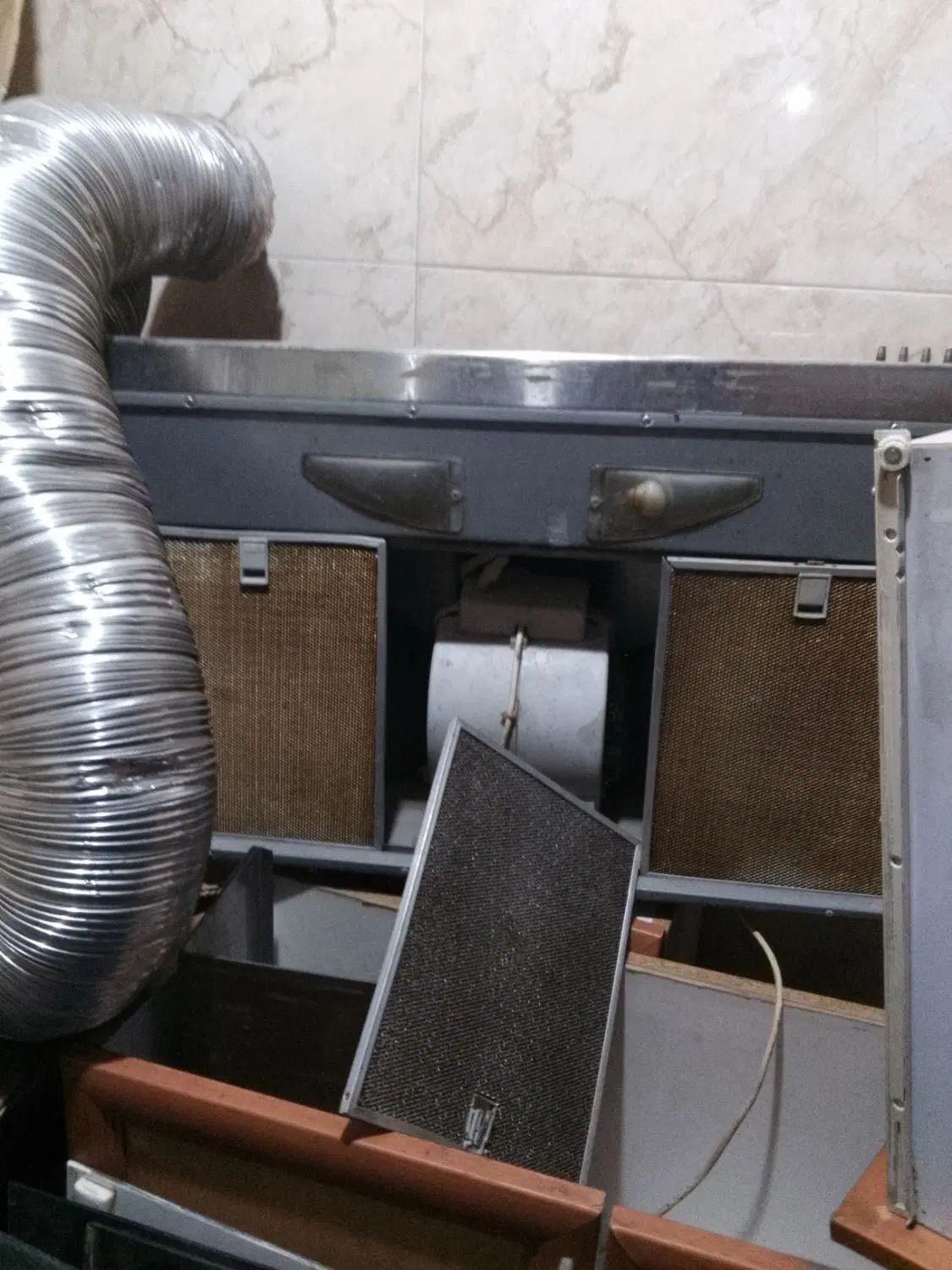 سه متر کابینت بالا با هود تمام استیل سالم|آب‌چکان و نظم‌دهنده ظروف|دزفول, |دیوار