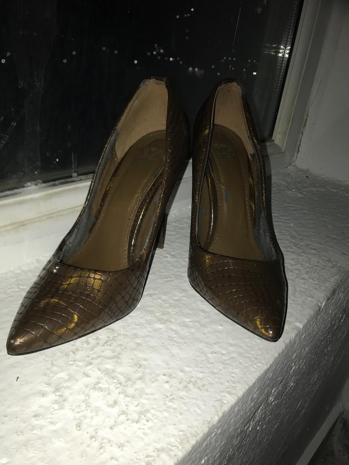 کفش ‌پاشنه بلند|کیف، کفش، کمربند|پردیس, فاز ۱|دیوار