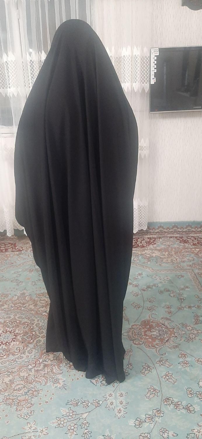 چادر مشکی عربی|لباس|کرج, منظریه|دیوار