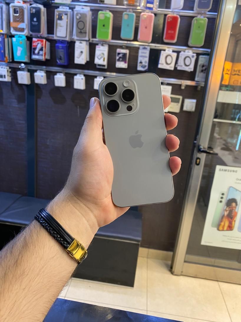 اپل iPhone 15 Pro با حافظهٔ ۲۵۶ گیگابایت|موبایل|تبریز, |دیوار