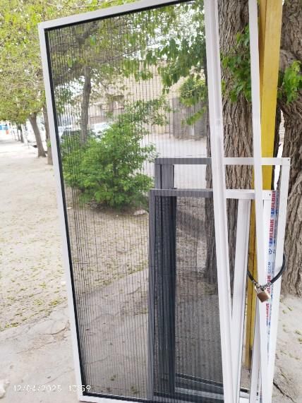 آلومینیوم دوجداره وتوری پلیسه توری ثابت|خدمات پیشه و مهارت|بجنورد, |دیوار