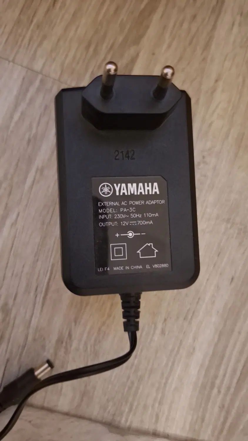 فروش ارگ کاملا در حد نو برند YAMAHA مدل E273|پیانو، کیبورد، آکاردئون|تهران, باغ فیض|دیوار