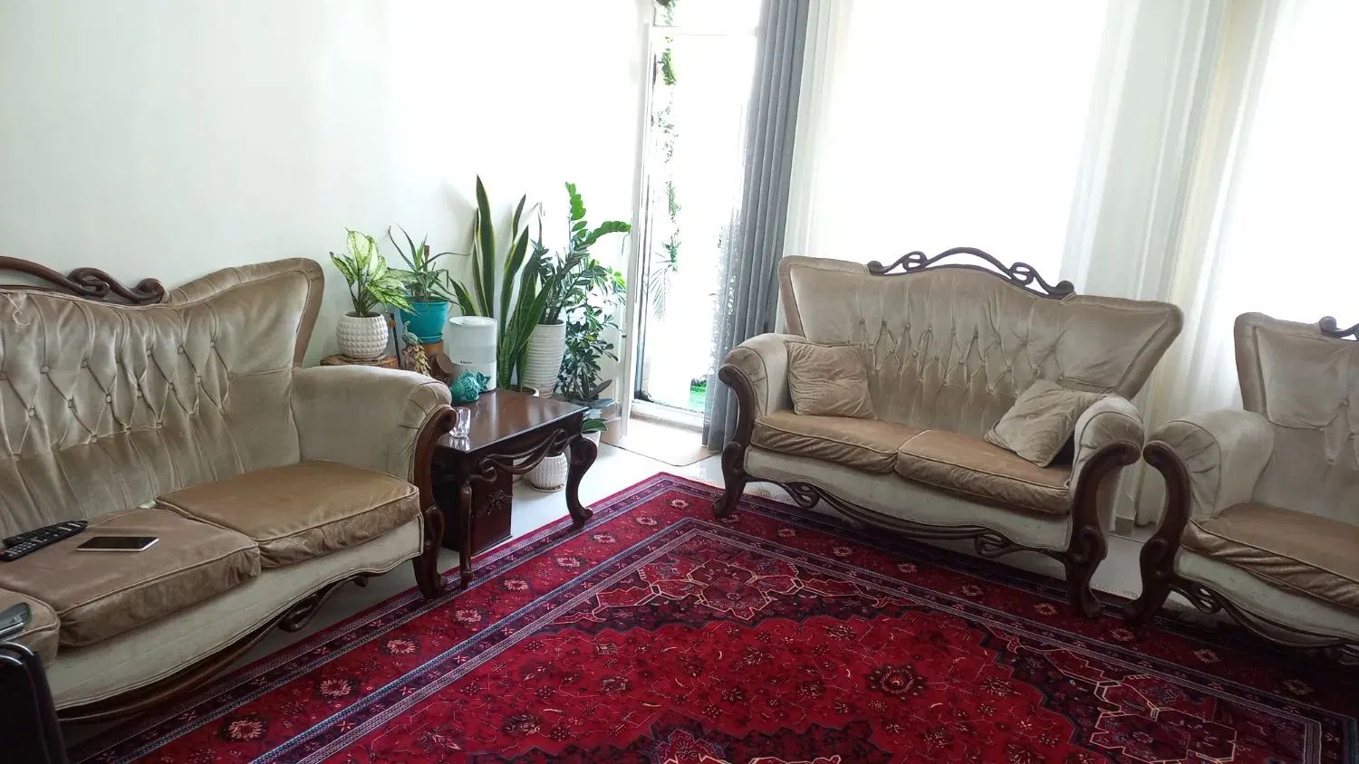 مبلمان کار کرده تمام چوب|مبلمان خانگی و میز عسلی|کرج, شهرک فرهنگیان|دیوار