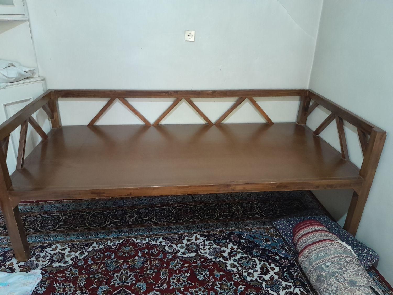 تخت چوبی|مبلمان خانگی و میز عسلی|اصفهان, آزادان|دیوار