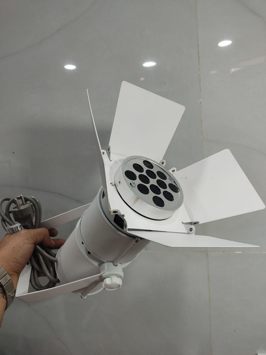 چراغ یووی کارشناسی رنگ خودرو|سیستم صوتی خانگی|تهران, بلورسازی|دیوار