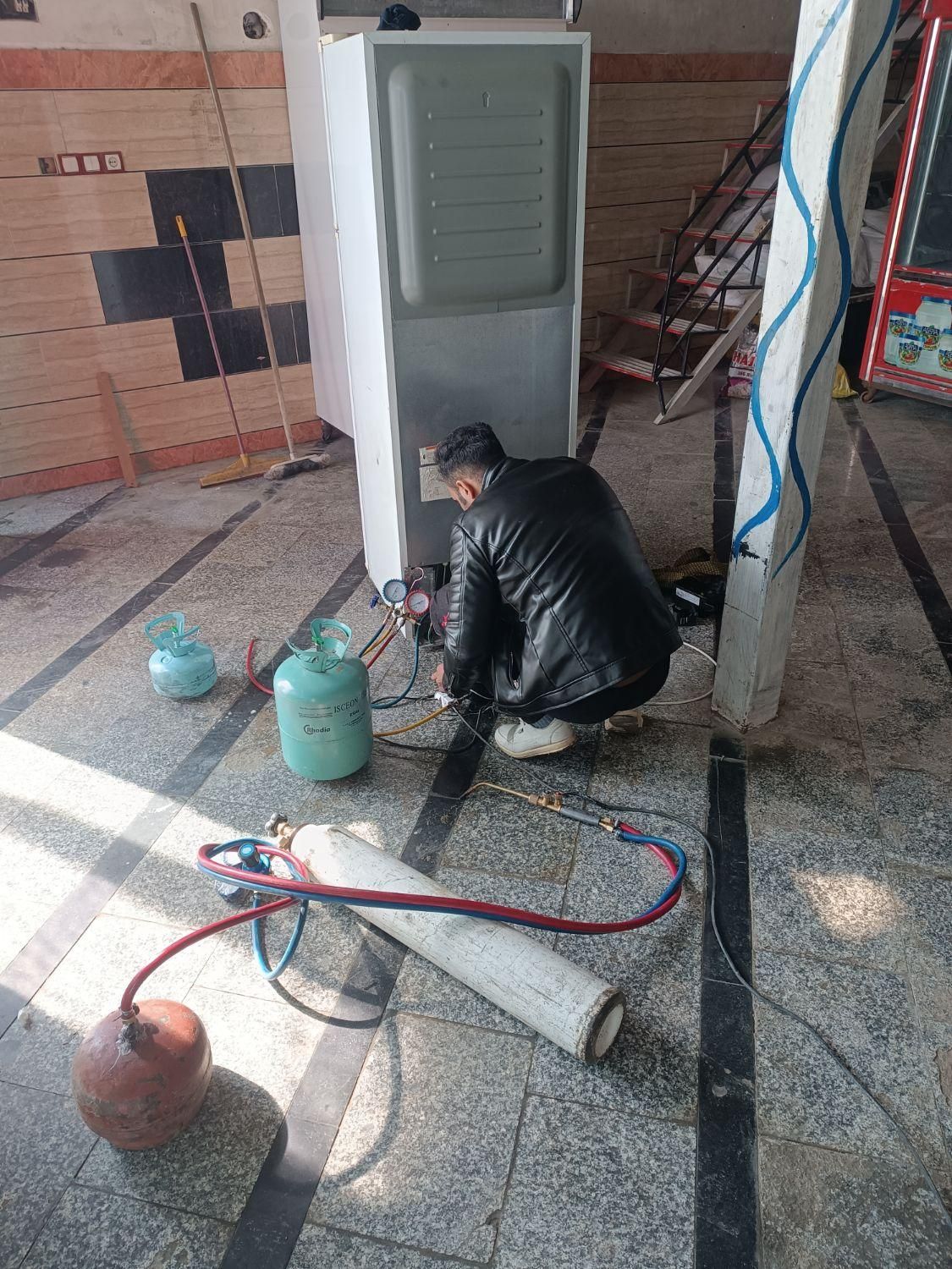 تعمیر انواع کولر و یخچال وفریزر های خانگی و فروشگا|خدمات پیشه و مهارت|اسدآباد, |دیوار