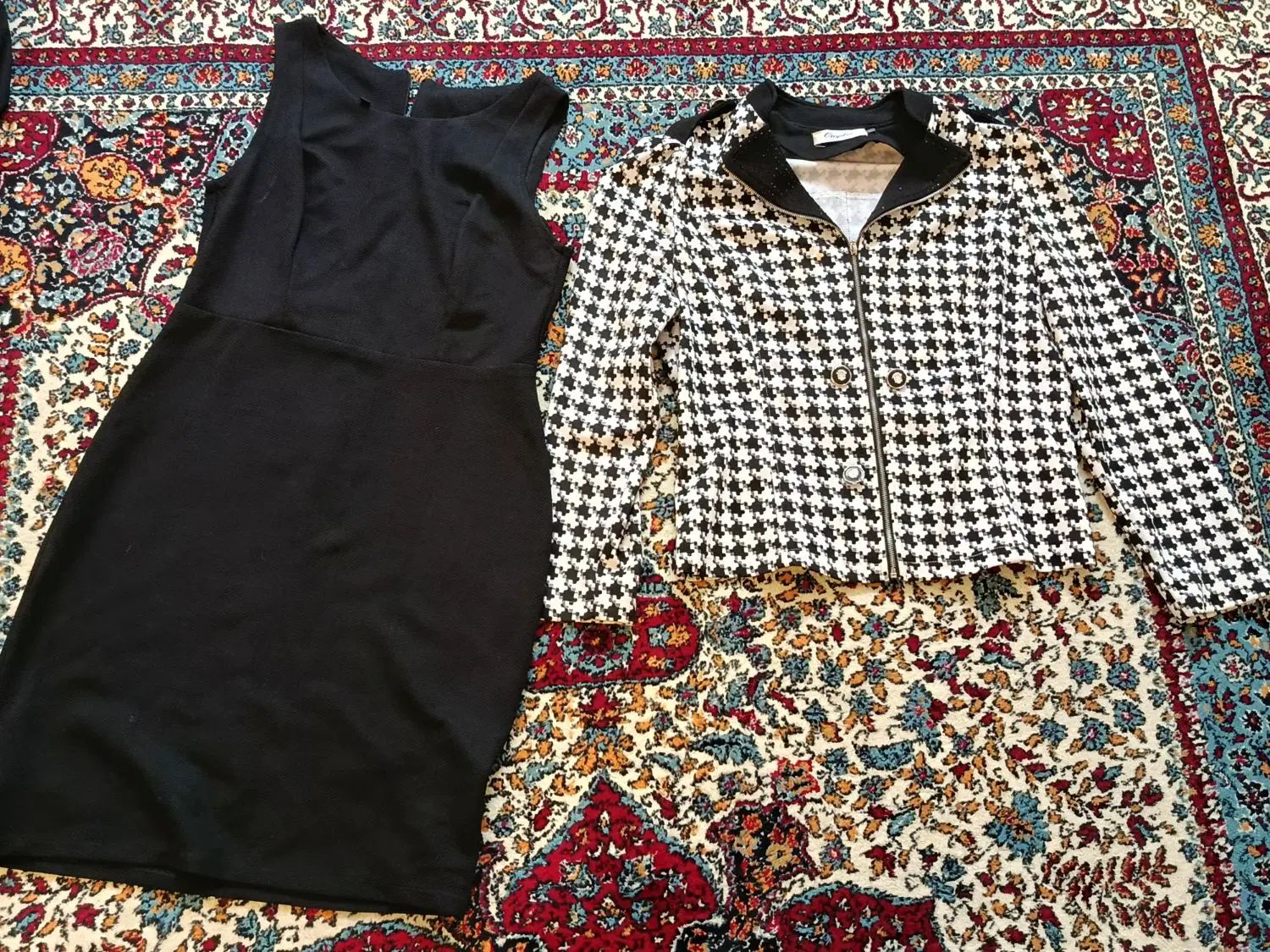 تعدادی لباس مجلسی .مانتو .کاپشن .شلوار .شومیز|لباس|وحیدیه, |دیوار
