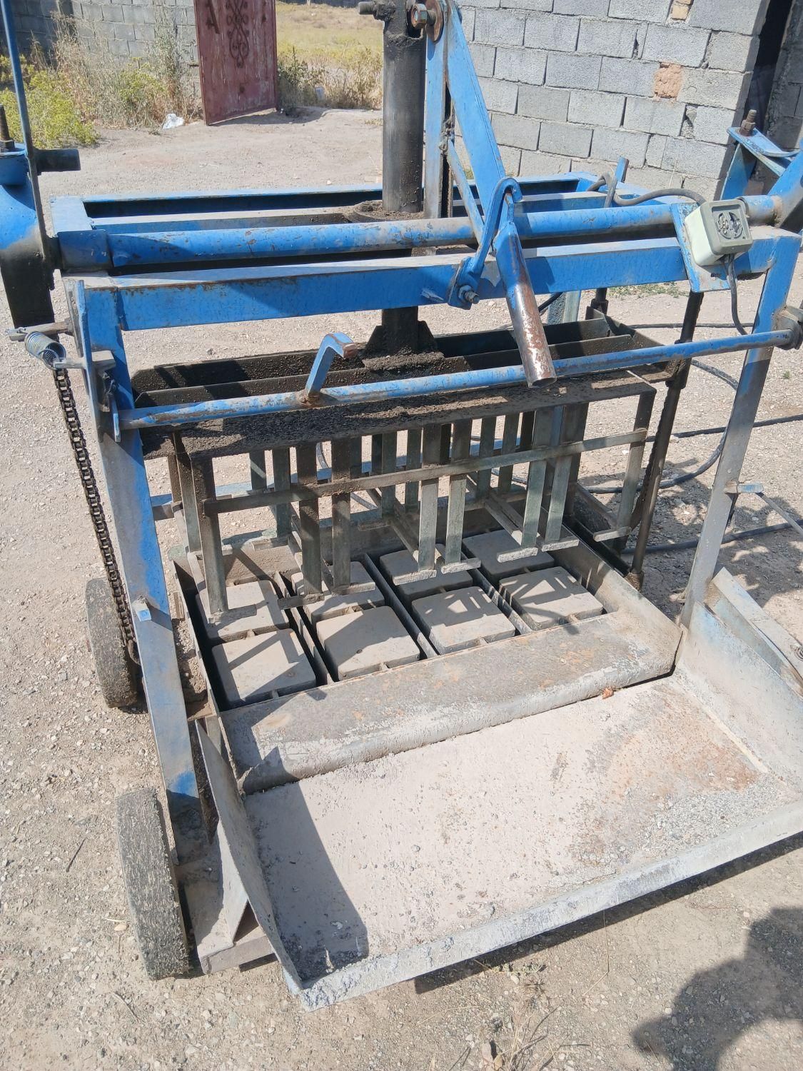 .بلوکزن.قالب بلوکزن . ،ژنراتور ۳۰کاوا کاجیلی|ماشین‌آلات صنعتی|هرسین, |دیوار