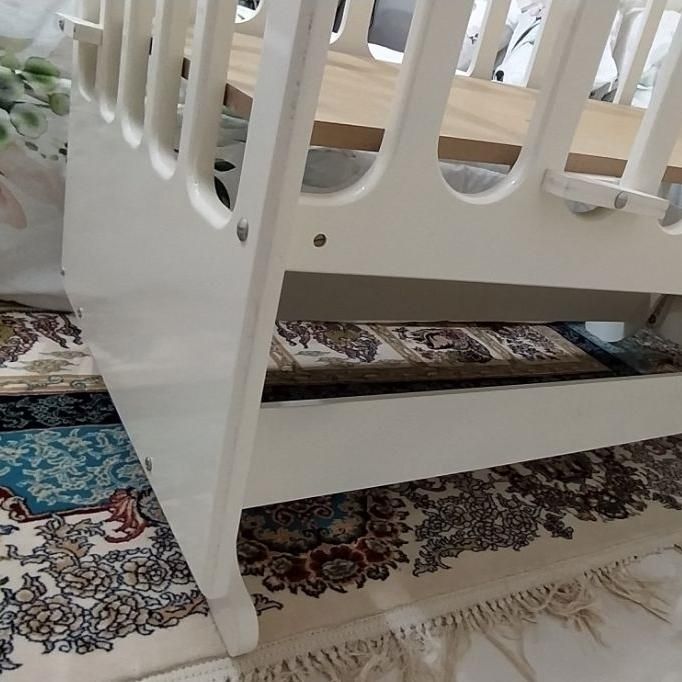 تخت گهواره ای نوزاد|تخت و سرویس خواب|دلیجان, |دیوار