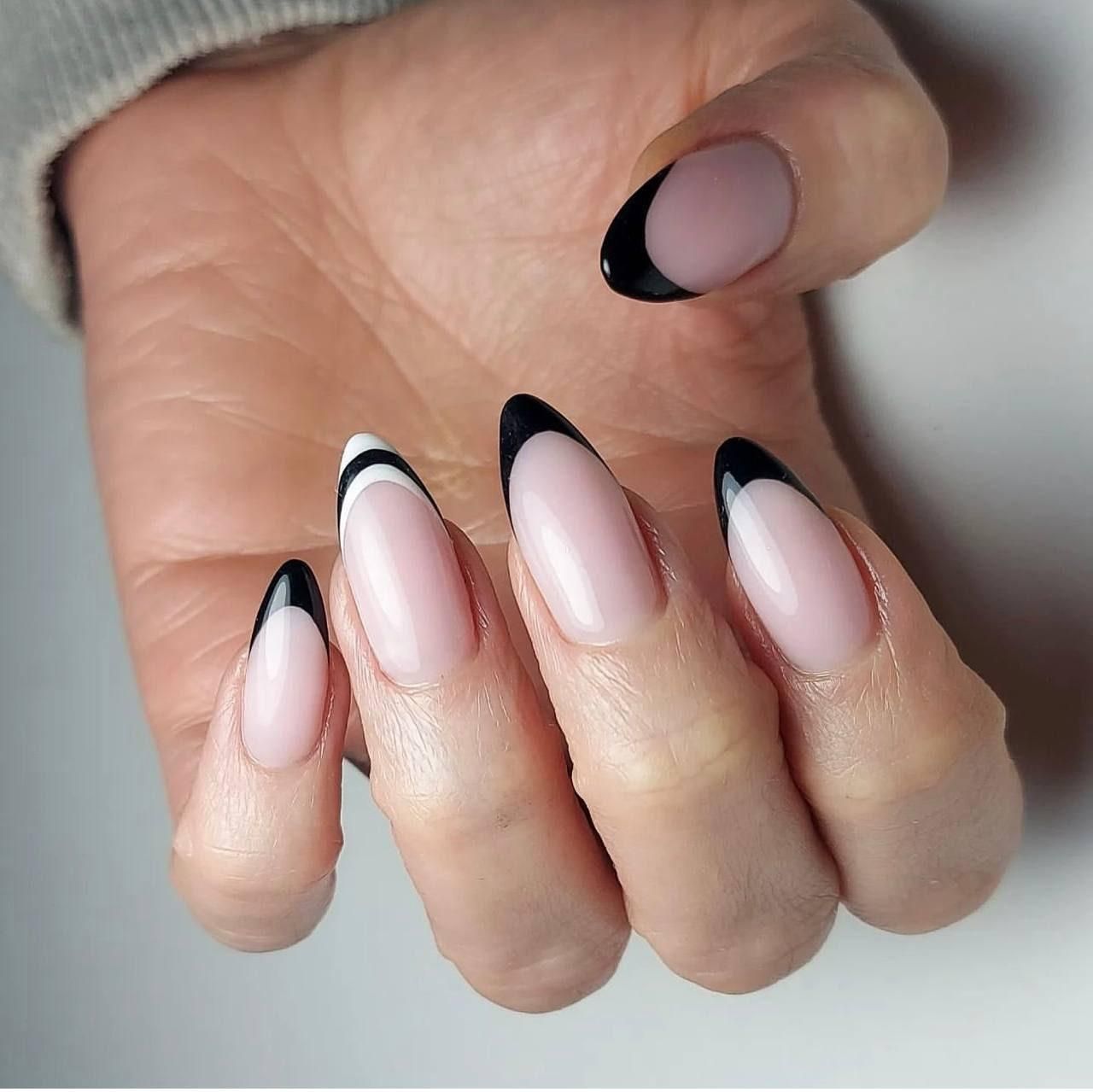 آف کاشت و ترمیم ناخن|خدمات آرایشگری و زیبایی|بندر انزلی, سامانسر|دیوار