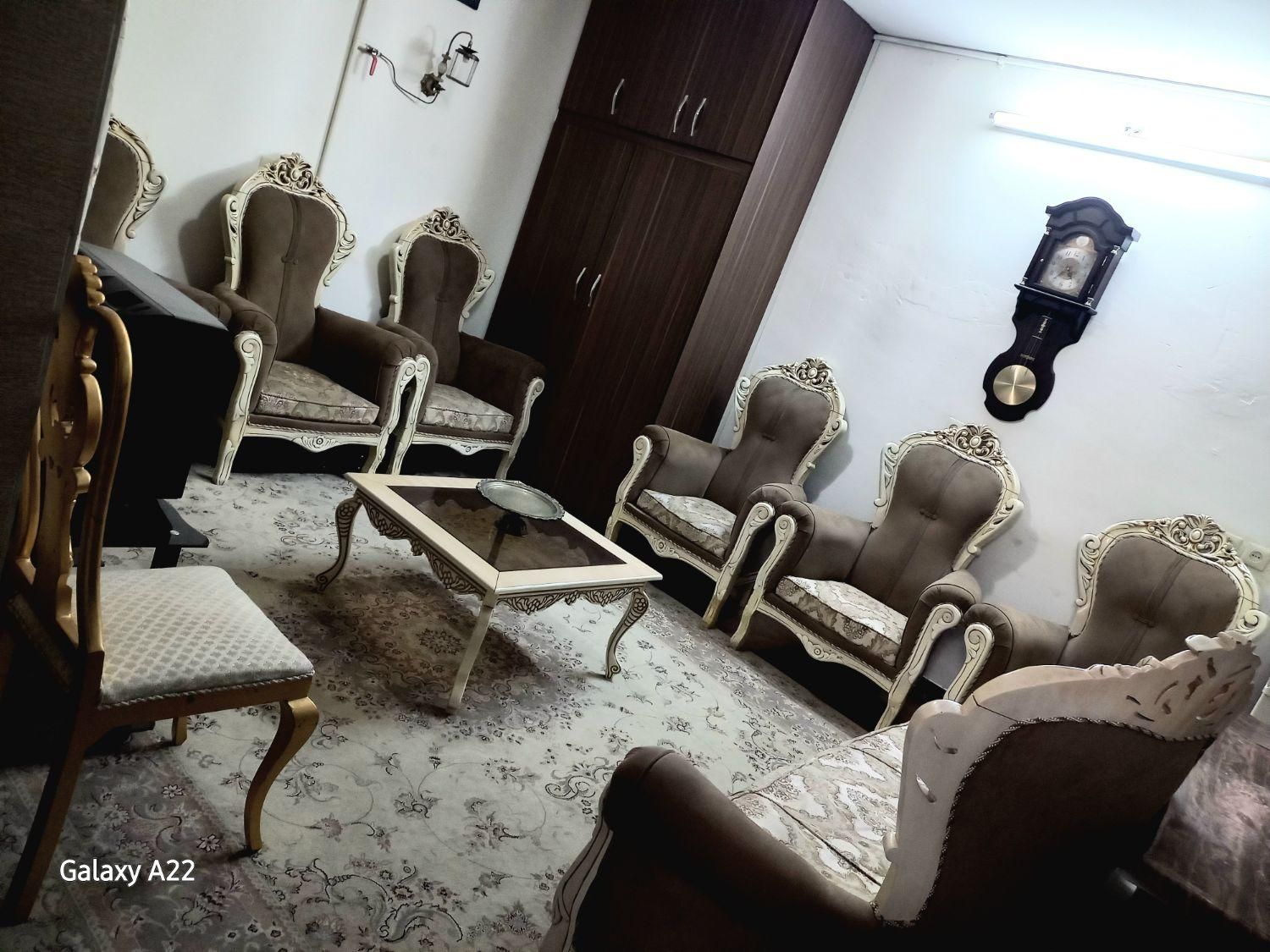 مبلمان ۹ نفره|مبلمان خانگی و میز عسلی|اصفهان, رکن الدوله شرقی|دیوار