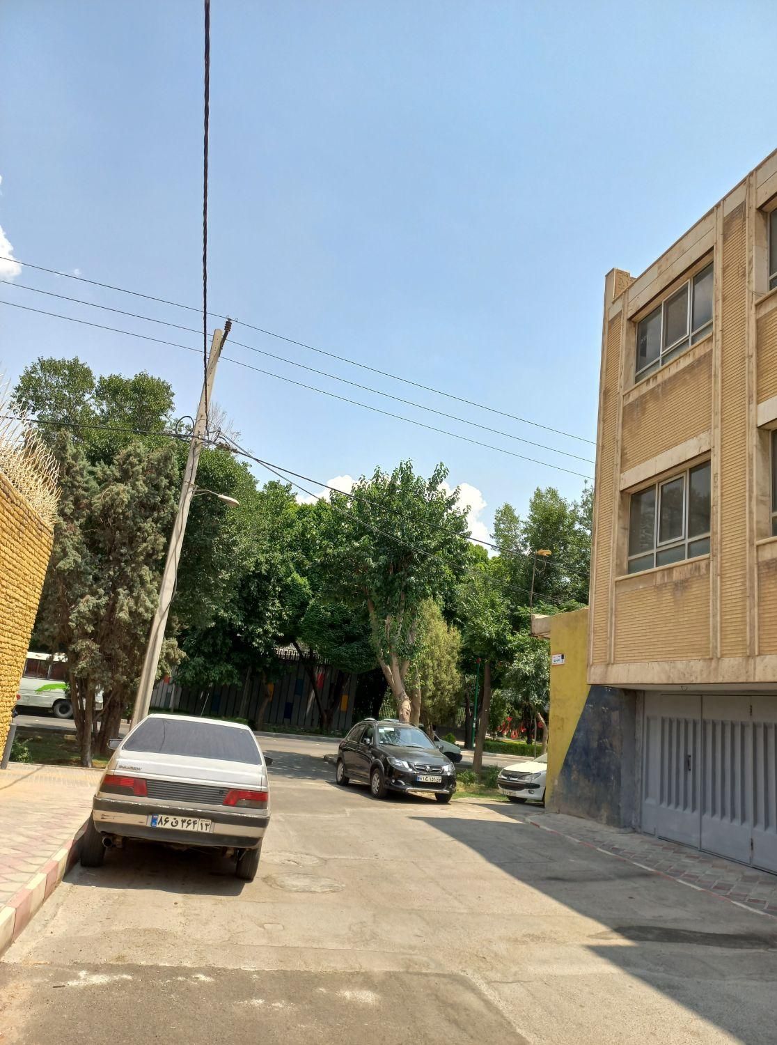 فروش زمین ۳۳۳ متر لاله جنوبی دوبر  ارتفاع ۴ p|فروش زمین و ملک کلنگی|اصفهان, شیخ اشراق|دیوار