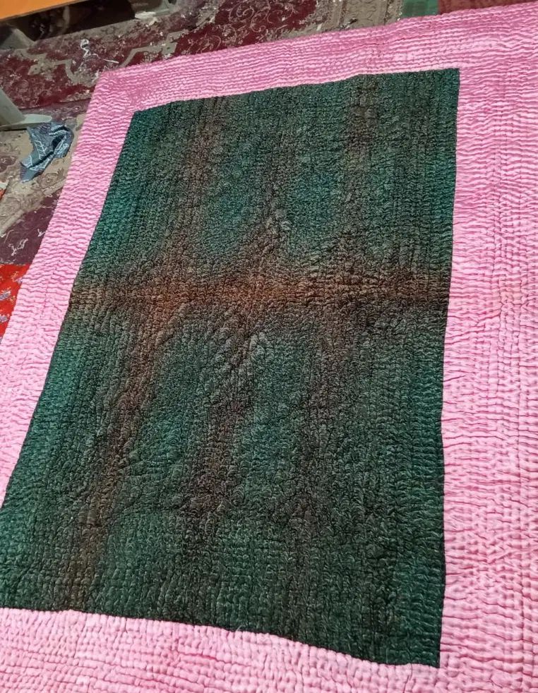 لحاف قدیمی نو پارچه ساتن و مخمل اصل بدون پارگی|رختخواب، بالش، پتو|شیراز, جوادیه|دیوار