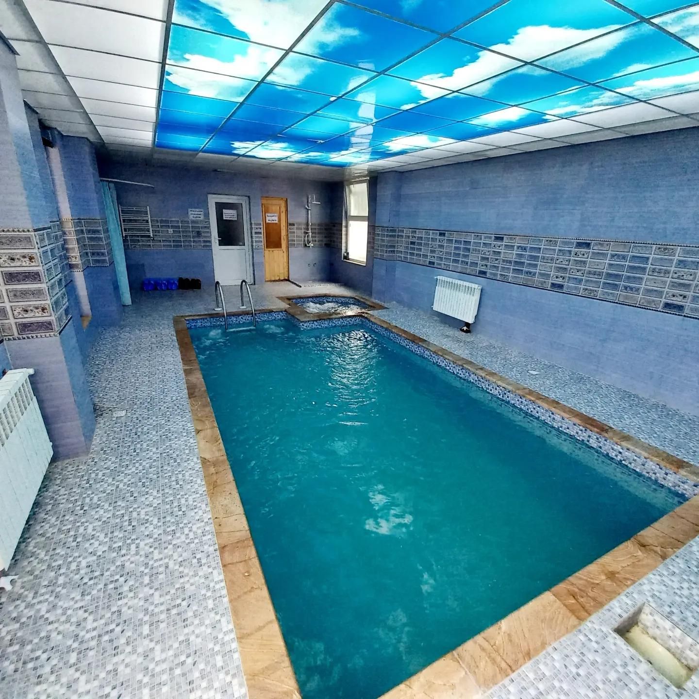 ویلا دربست استخر جکوزی|اجارهٔ کوتاه‌مدت ویلا و باغ|رامسر, |دیوار