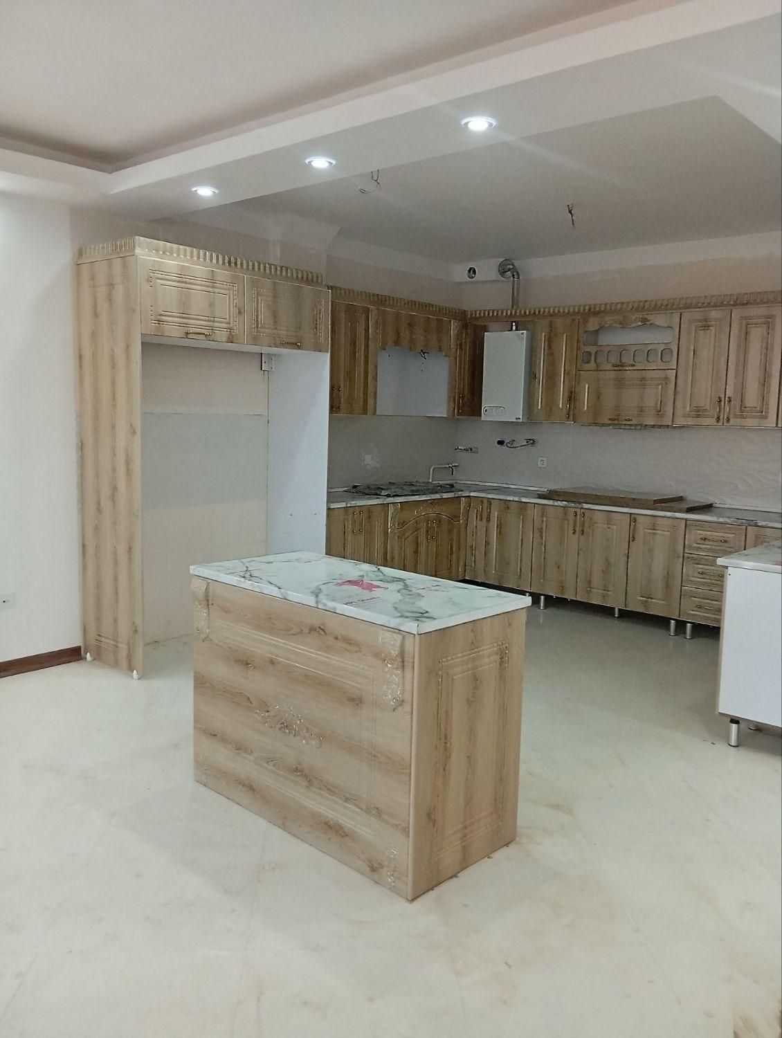 کابینت ملچ زیتونی با دستگیره طلایی ماندگار|مصالح و تجهیزات ساختمان|کرمان, |دیوار