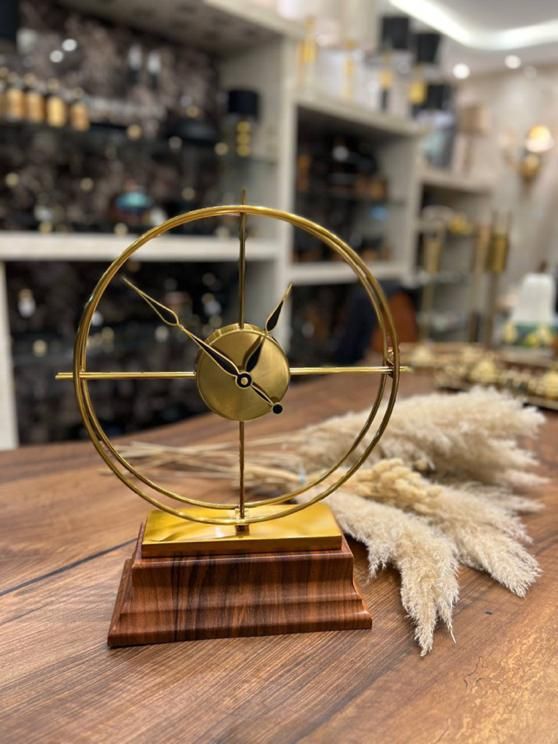 ساعت رومیزی پایه چوبی جدیدومدرن باضمانت رنگ وموتور|ساعت دیواری و تزئینی|مشهد, کوی سیدی|دیوار