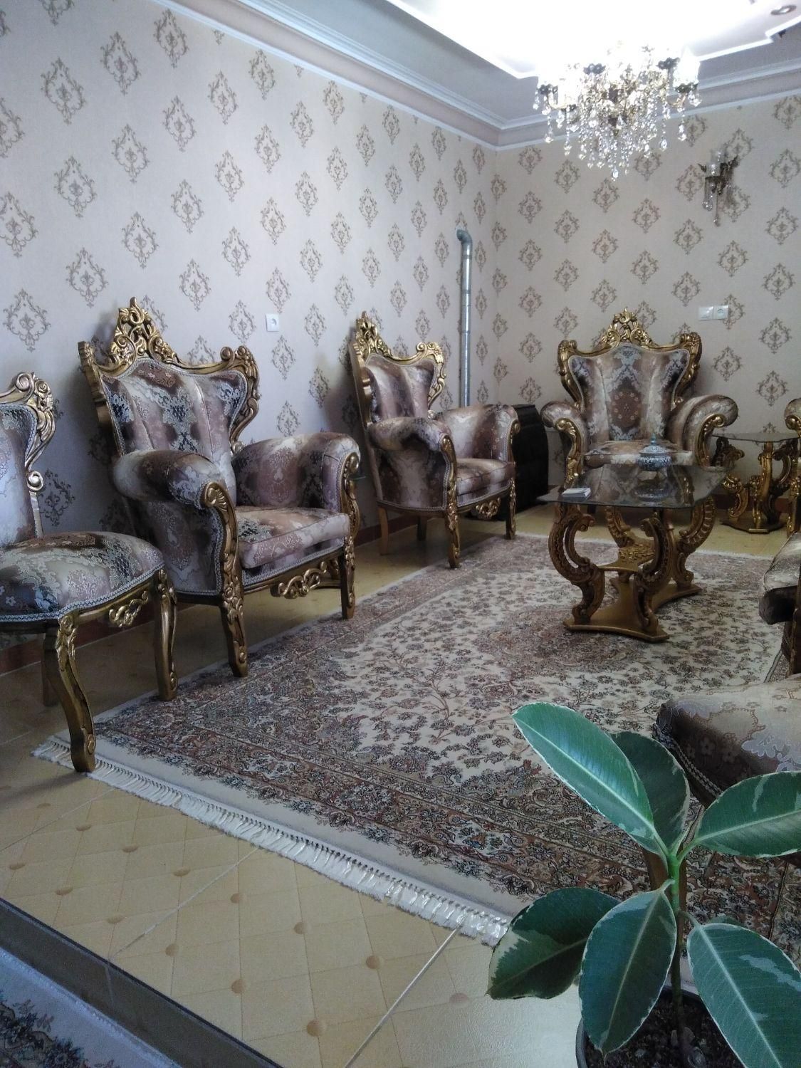 مبلمان استیل کاملا سالم و درحدنو(چوب راش)|مبلمان خانگی و میز عسلی|تاکستان, |دیوار