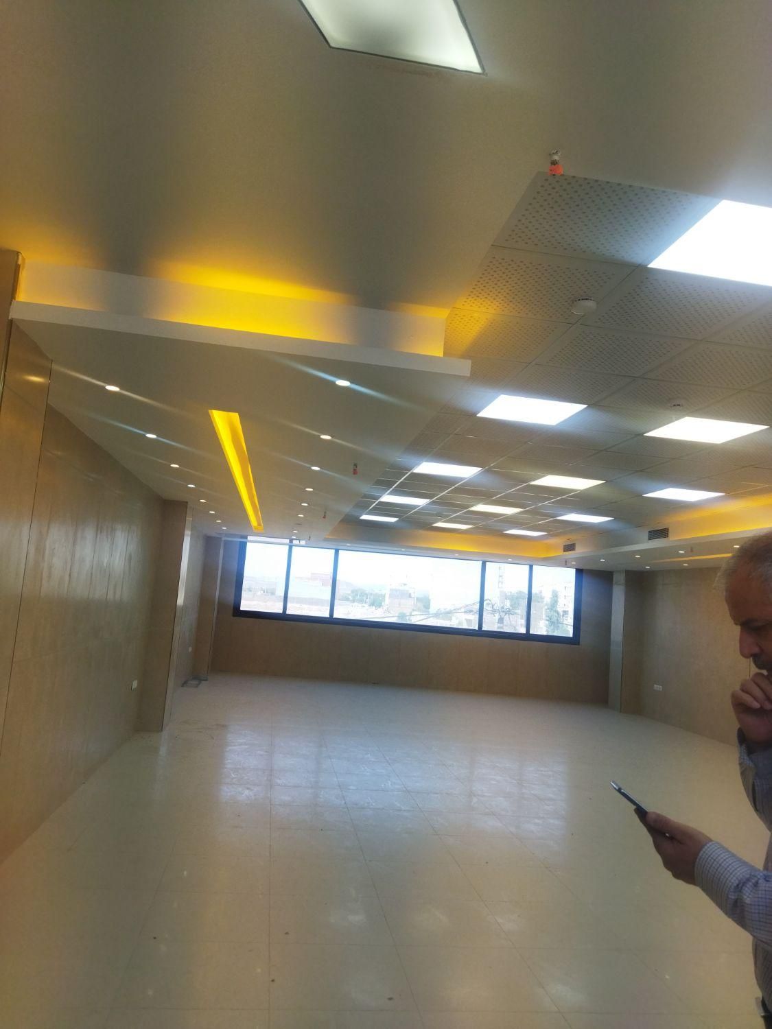 رهن و اجاره واحد خدماتی 70متری 200رهن 10اجاره|اجارهٔ دفتر کار، اتاق اداری، مطب|شاهین‌شهر, سعدی جنوبی|دیوار