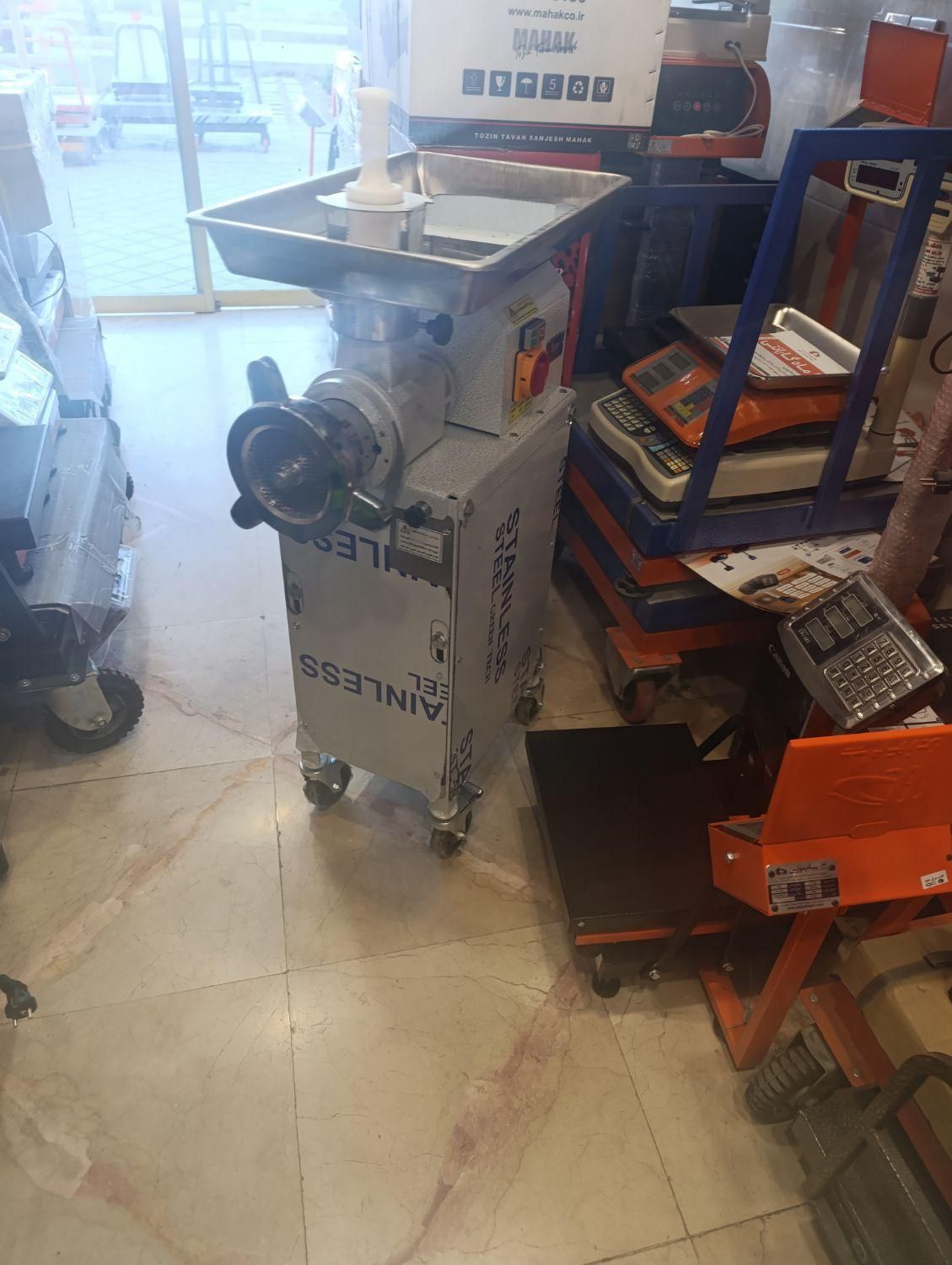 چرخ گوشت الکتروکار مدل 32به 42مدلEc09|کافیشاپ و رستوران|پاکدشت, خاتون آباد|دیوار