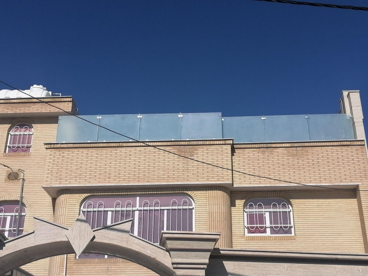 درب و پنجره و شیشه ی نوین|خدمات پیشه و مهارت|نجف‌آباد, شریعتی|دیوار