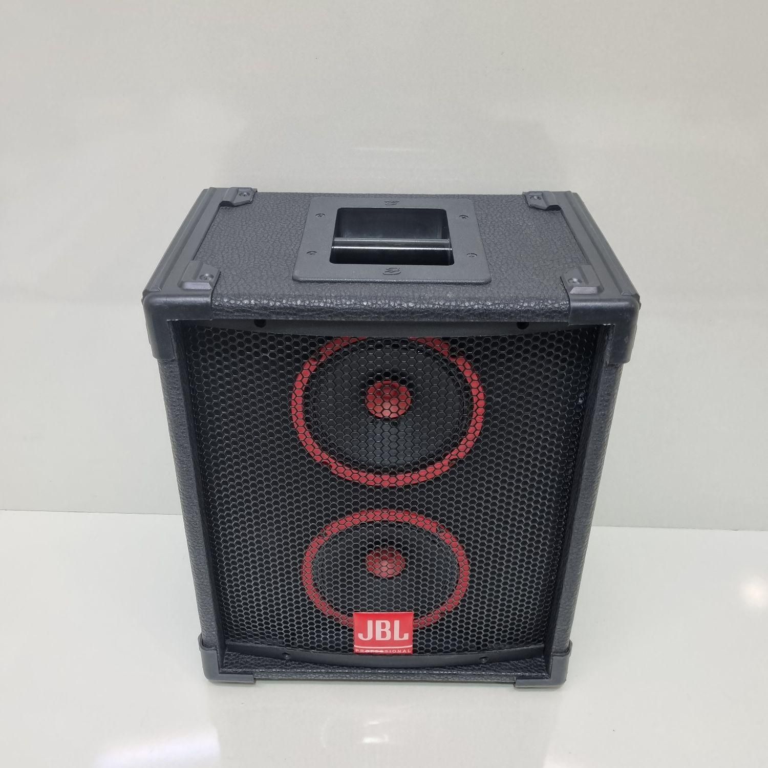 اکو همراه jbl دو بلندگوی ۶ اینچ باند هیئت  گیتار|سیستم صوتی خانگی|تبریز, |دیوار