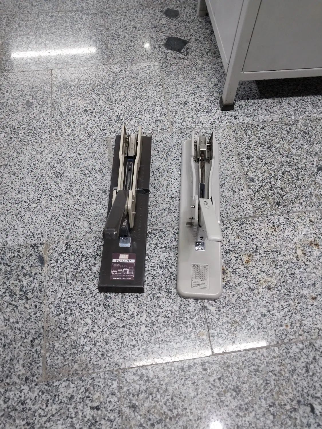 دستگاه منگنه بزرگ کتاب وسط زن مکس ژاپن و کانگرو|لوازم التحریر|تهران, جوانمردان (اندیشه)|دیوار