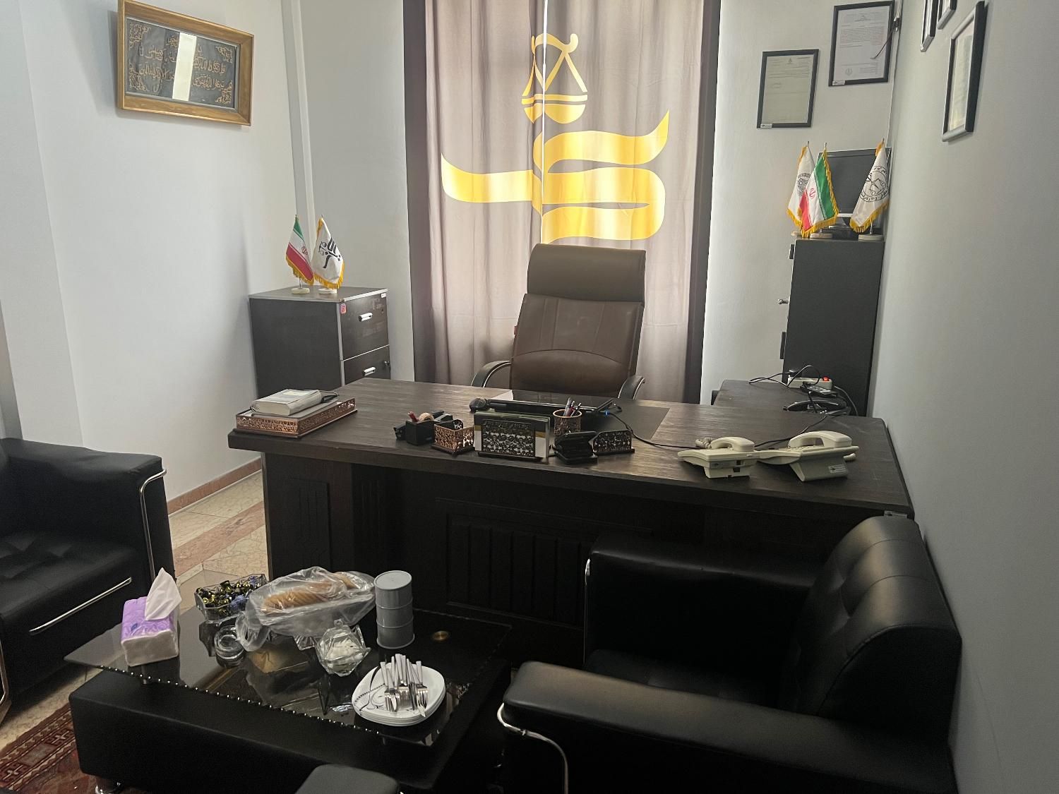اجاره یک اتاق از دفتر وکالت|اجارهٔ کوتاه‌مدت دفتر کار و فضای آموزشی|تهران, شمس‌آباد|دیوار