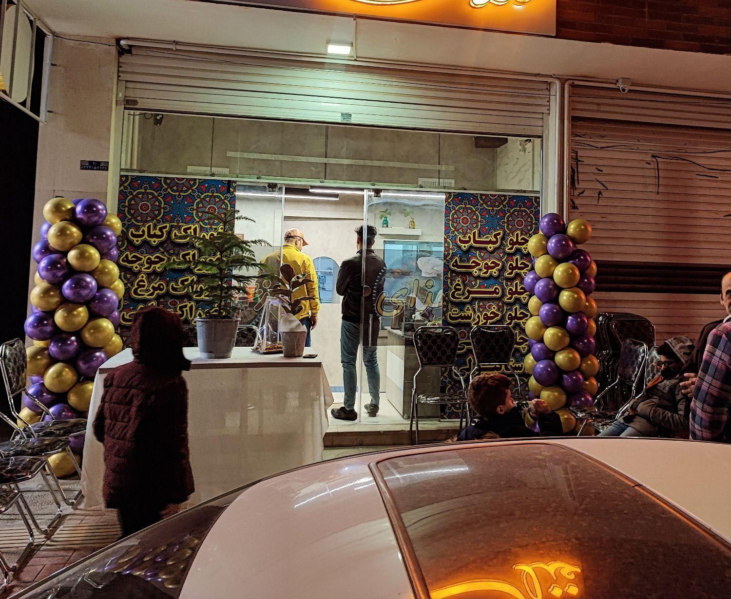 واگذاری کلیدی غذای بیرون بر واقع در شهرک سیمرغ|اجارهٔ مغازه و غرفه|شاهین‌شهر, گزبرخوار|دیوار