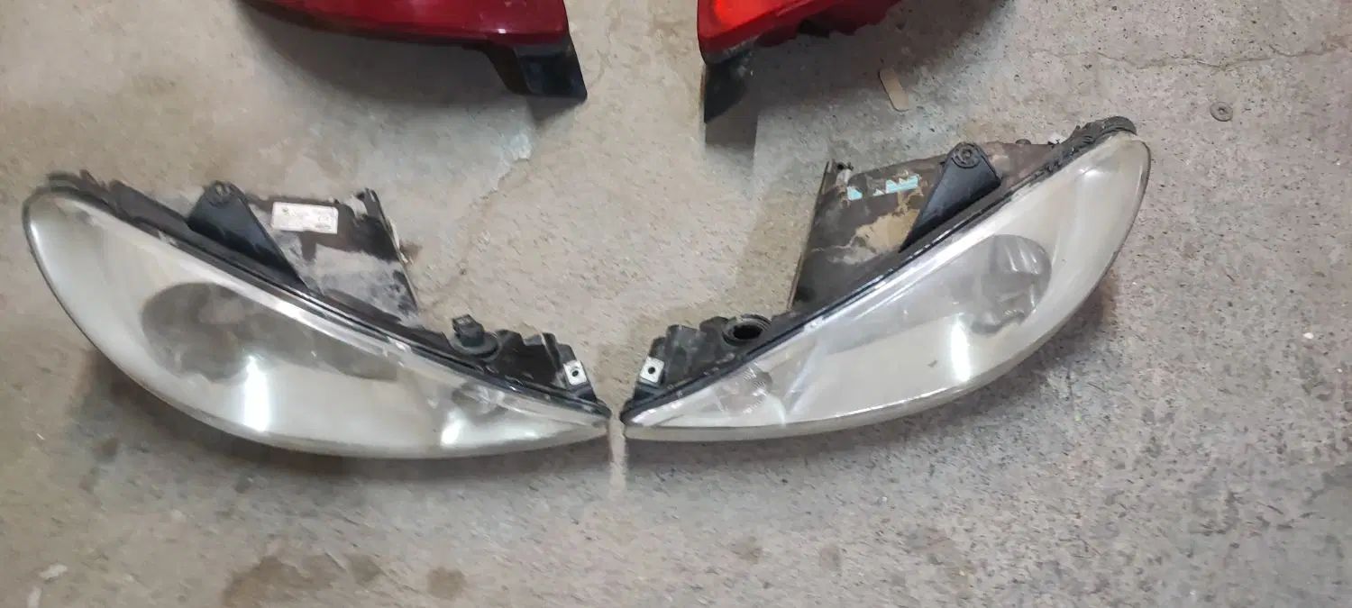 چراغ خطر ۲۰۶|قطعات یدکی و لوازم جانبی|مشهد, خواجه ربیع|دیوار