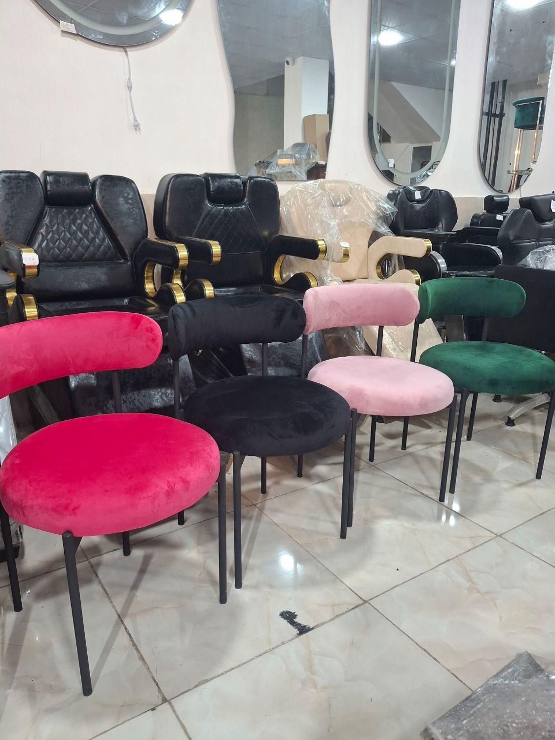 صندلی تدی|آرایشگاه و سالن‌های زیبایی|رشت, امین الضرب|دیوار