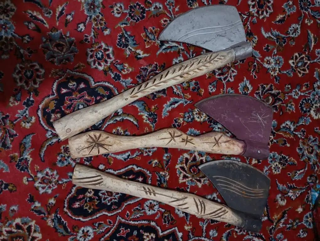 وسایل عتیقه میخام بجاش وسیله های توعکس میدم|کلکسیون اشیاء عتیقه|بومهن, |دیوار