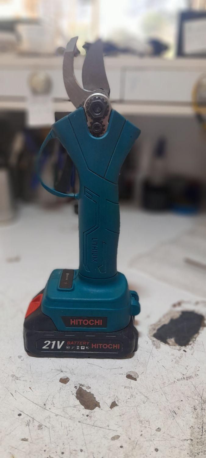 تعویض باطری ابزار و وسائل شارژی|خدمات پیشه و مهارت|یزد, |دیوار