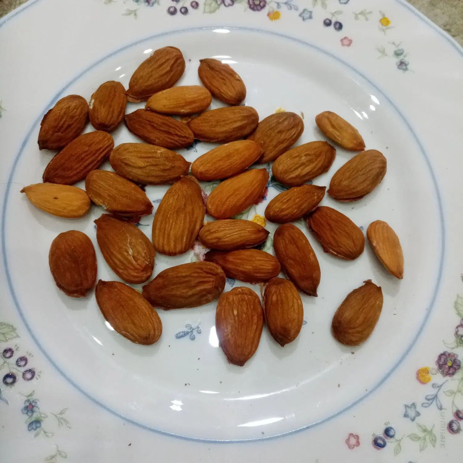 بادام شیرین درجه یک|خوردنی و آشامیدنی|تهران, والفجر (افسریه)|دیوار