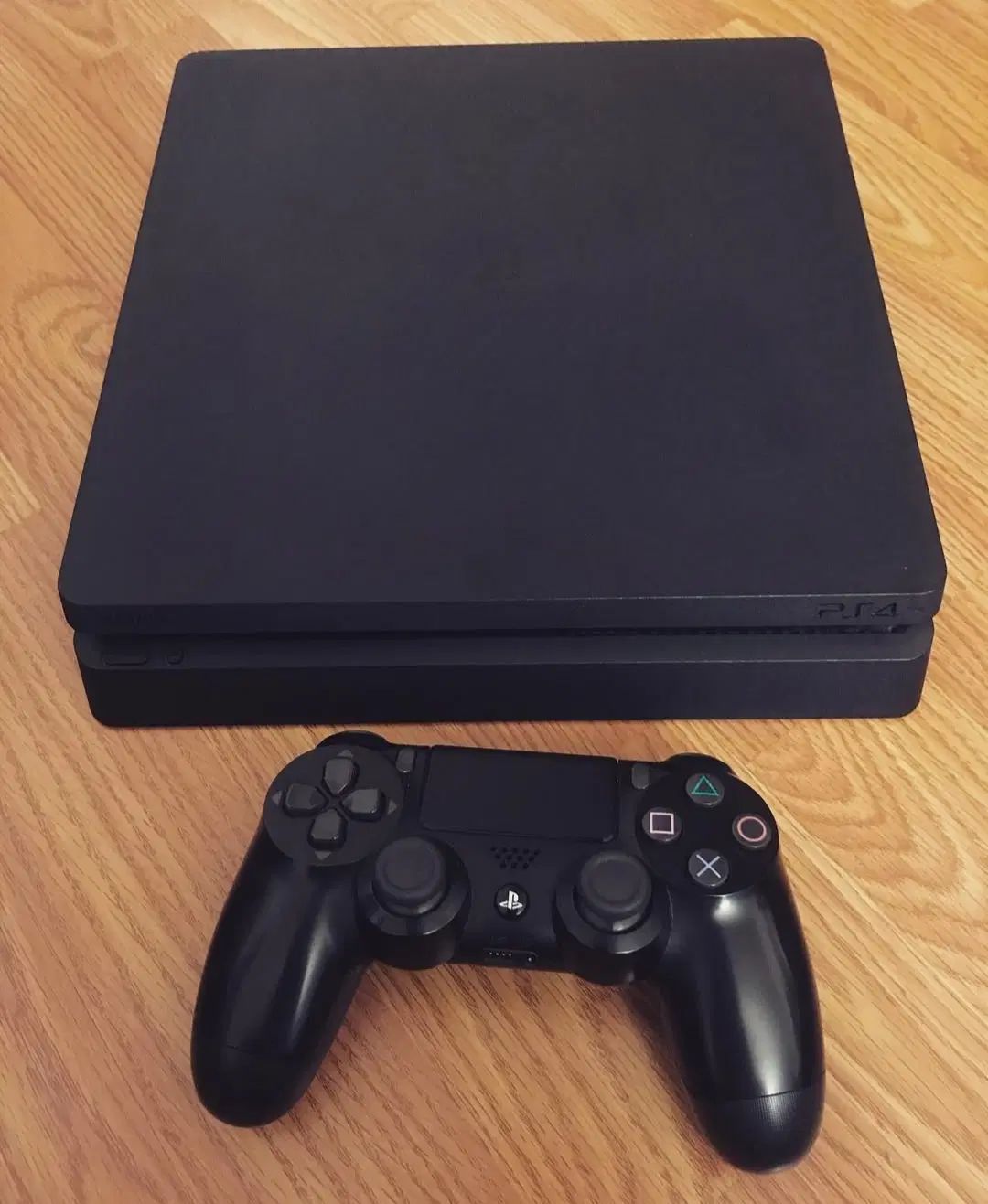 پلی‌استیشن ۴ (PS4) یک ترابایت|کنسول، بازی ویدئویی و آنلاین|رشت, استقامت ۱|دیوار