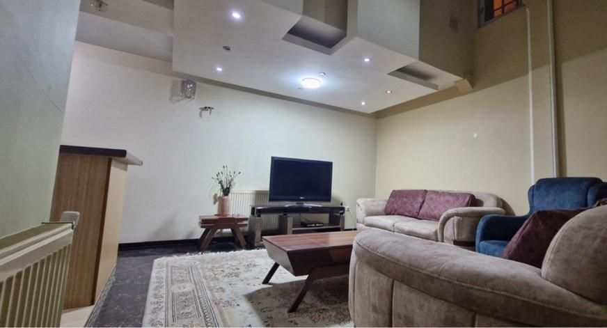 اجاره روزانه یک خواب تمیز و شیک در آفرینش|اجارهٔ کوتاه‌مدت آپارتمان و سوئیت|شیراز, شهرک گلستان|دیوار