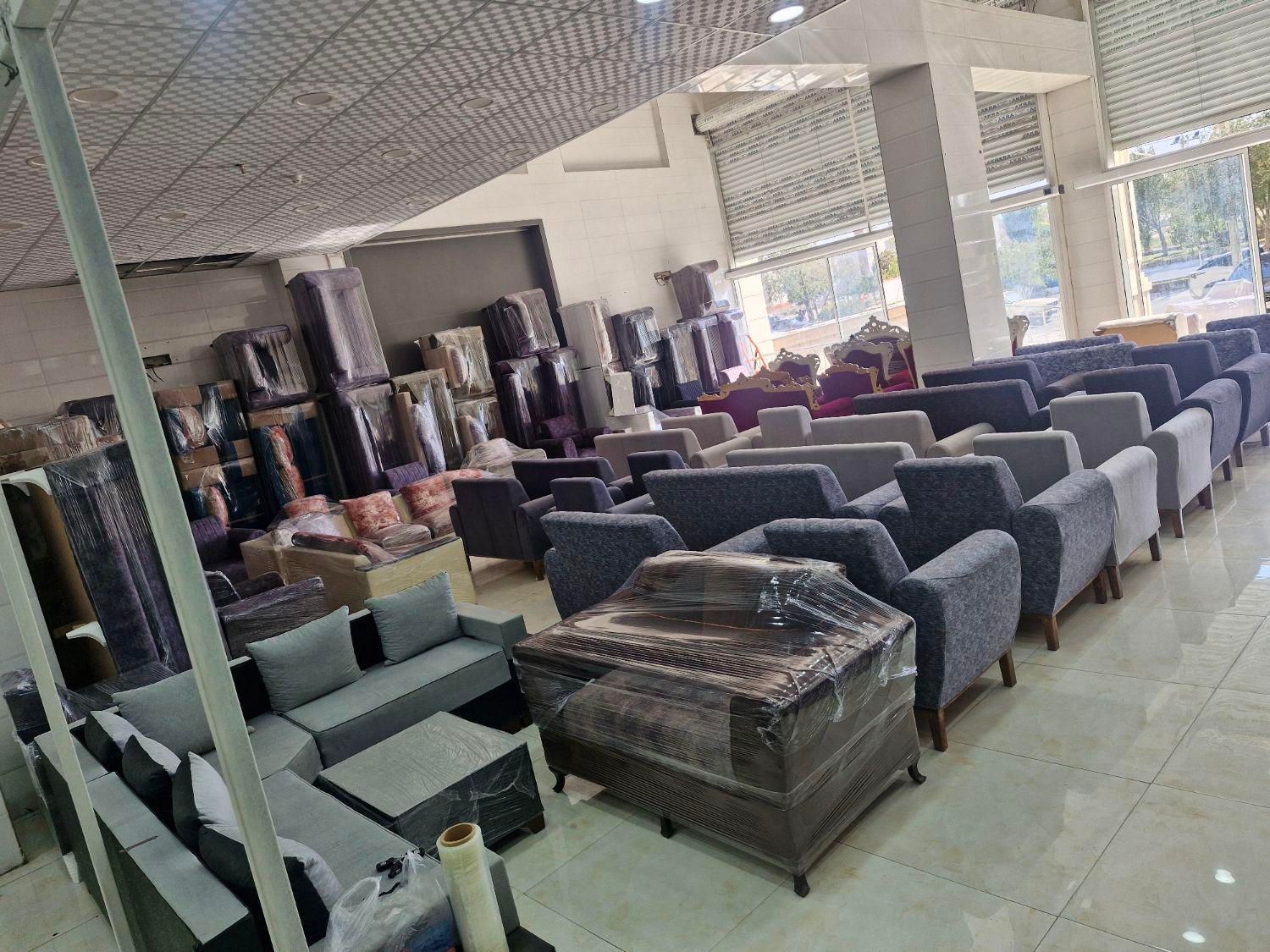 ۷۰ دست. مبل نو. و ته انباری|مبلمان خانگی و میز عسلی|شیراز, شهرک ولیعصر|دیوار