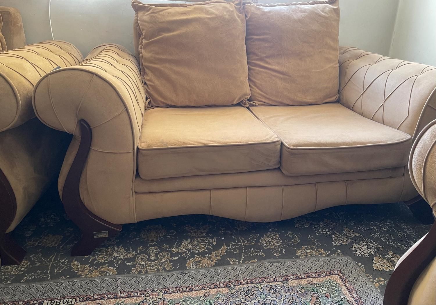 مبل ۷نفره با گل میز ومیز رایگان بدون تو رفتگی زدگی|مبلمان خانگی و میز عسلی|شیراز, فرهنگیان|دیوار