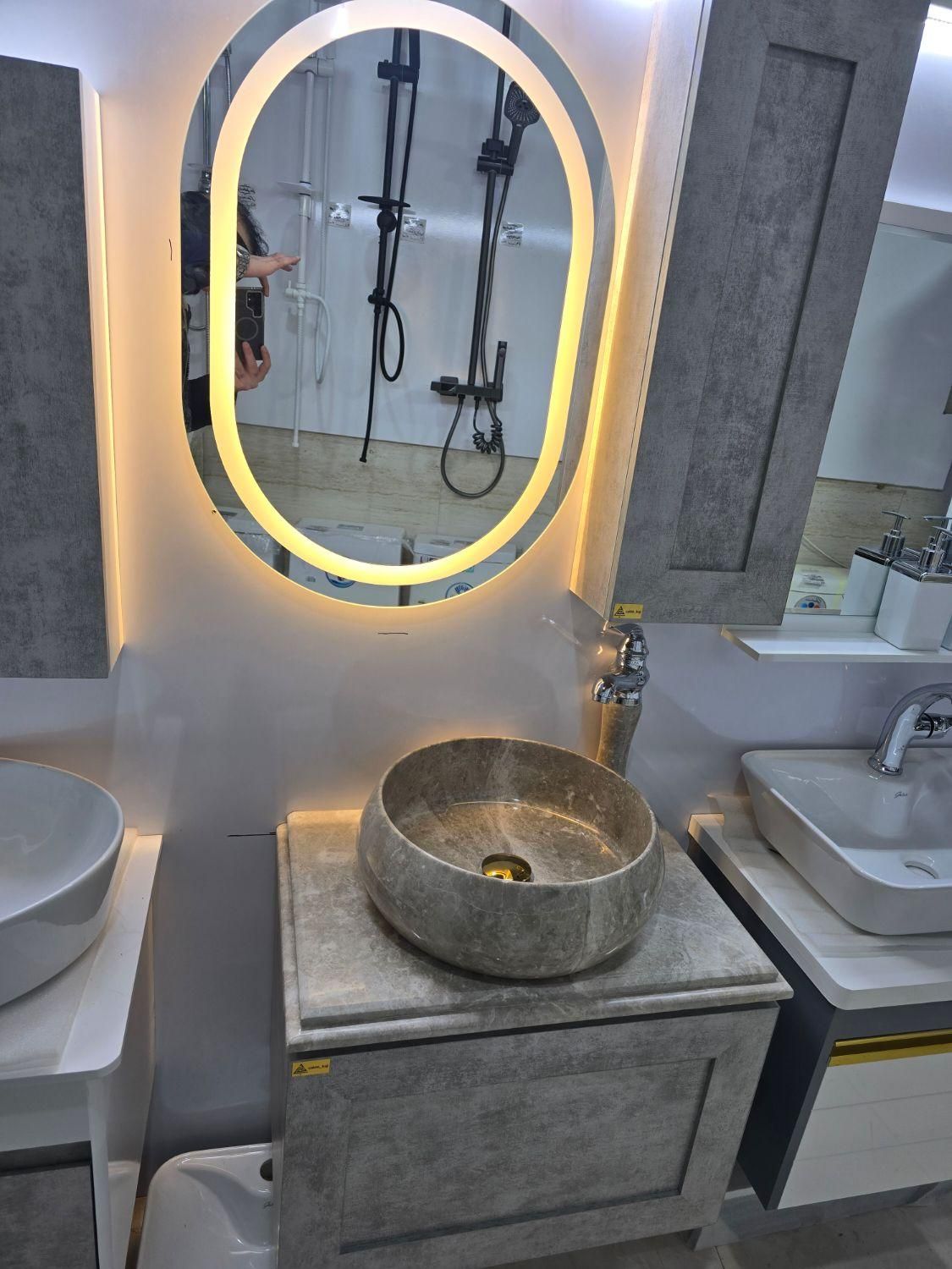 انواع کابین و روشویی به صورت تک و فولست|لوازم سرویس بهداشتی|رشت, باهنر|دیوار