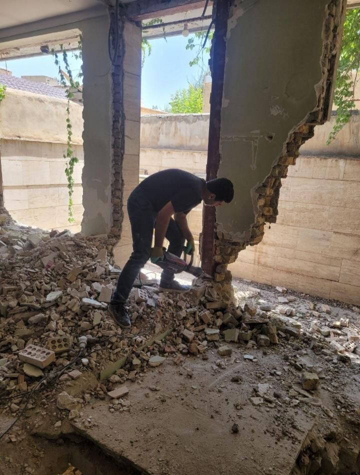 تخریب ساختمان جزئی وکلی|خدمات پیشه و مهارت|ارومیه, |دیوار