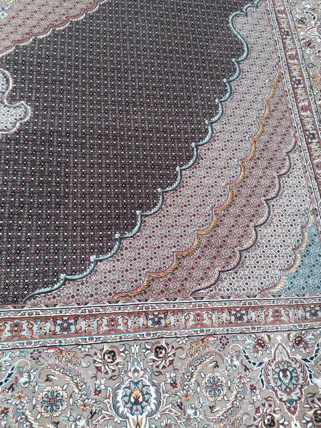 فرش۹متری ۱۰۰۰شانه اصل ماهی خوی|فرش|تبریز, |دیوار