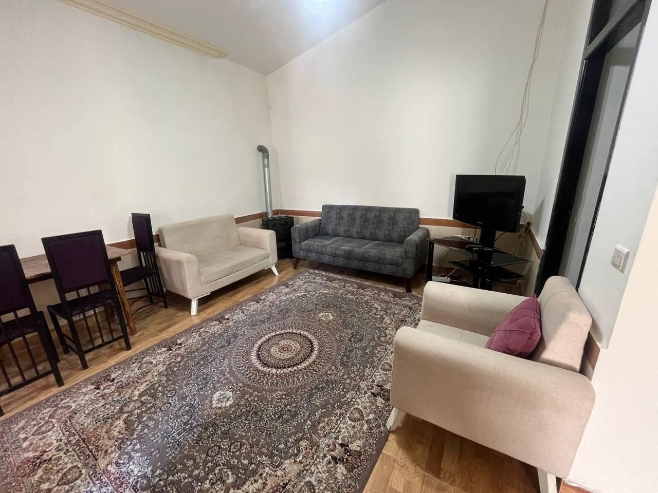 ویلا دوخواب ساحلی دربست|اجارهٔ کوتاهمدت ویلا و باغ|نوشهر, |دیوار