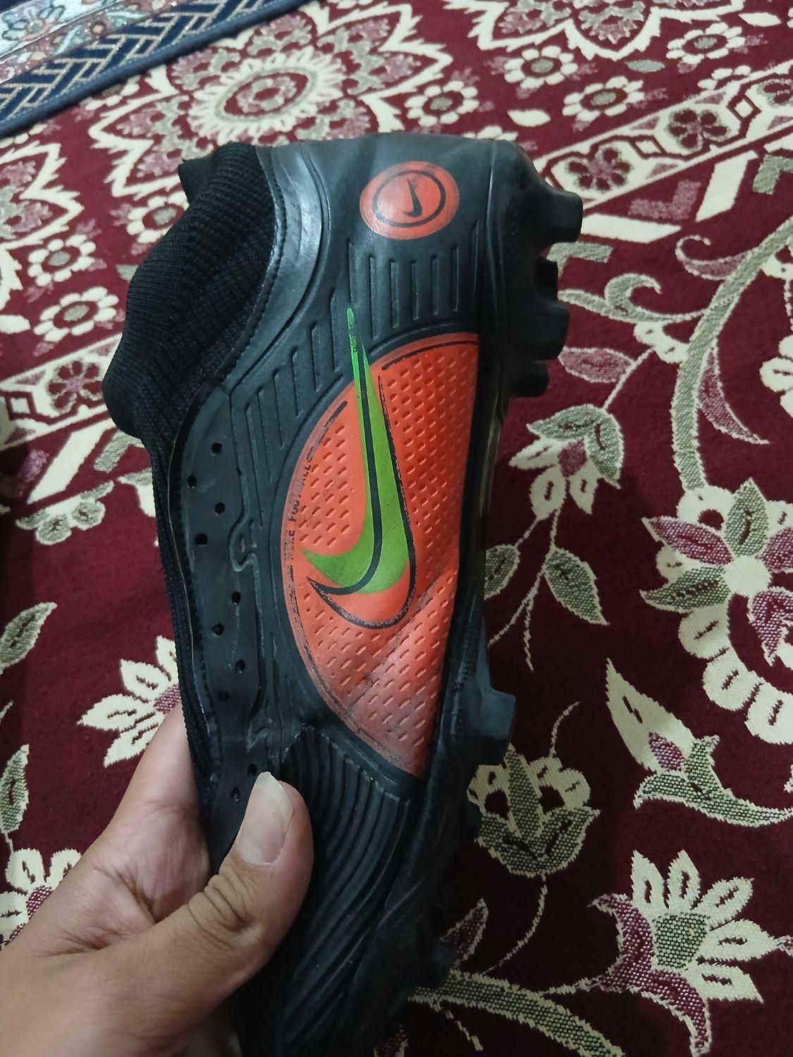 کفش چمن|کیف، کفش، کمربند|قم, ولیعصر|دیوار