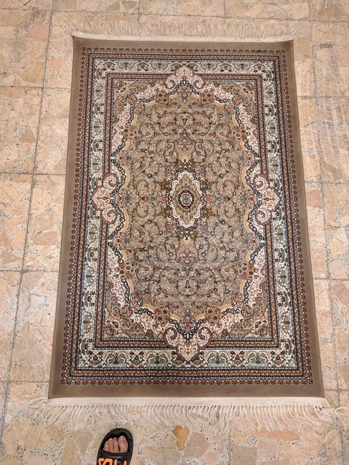 یک تخته فرش یک در۱/۵ویک تخته فرش ۱ در۴متری|فرش|صومعه‌سرا, |دیوار